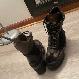 Louis Vuitton, Black & Brown, 37 1/2